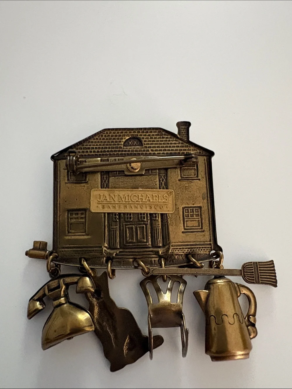 Vintage-Inspired House Charm Brooch in Brass Tone - Decorative Women’s Brooch